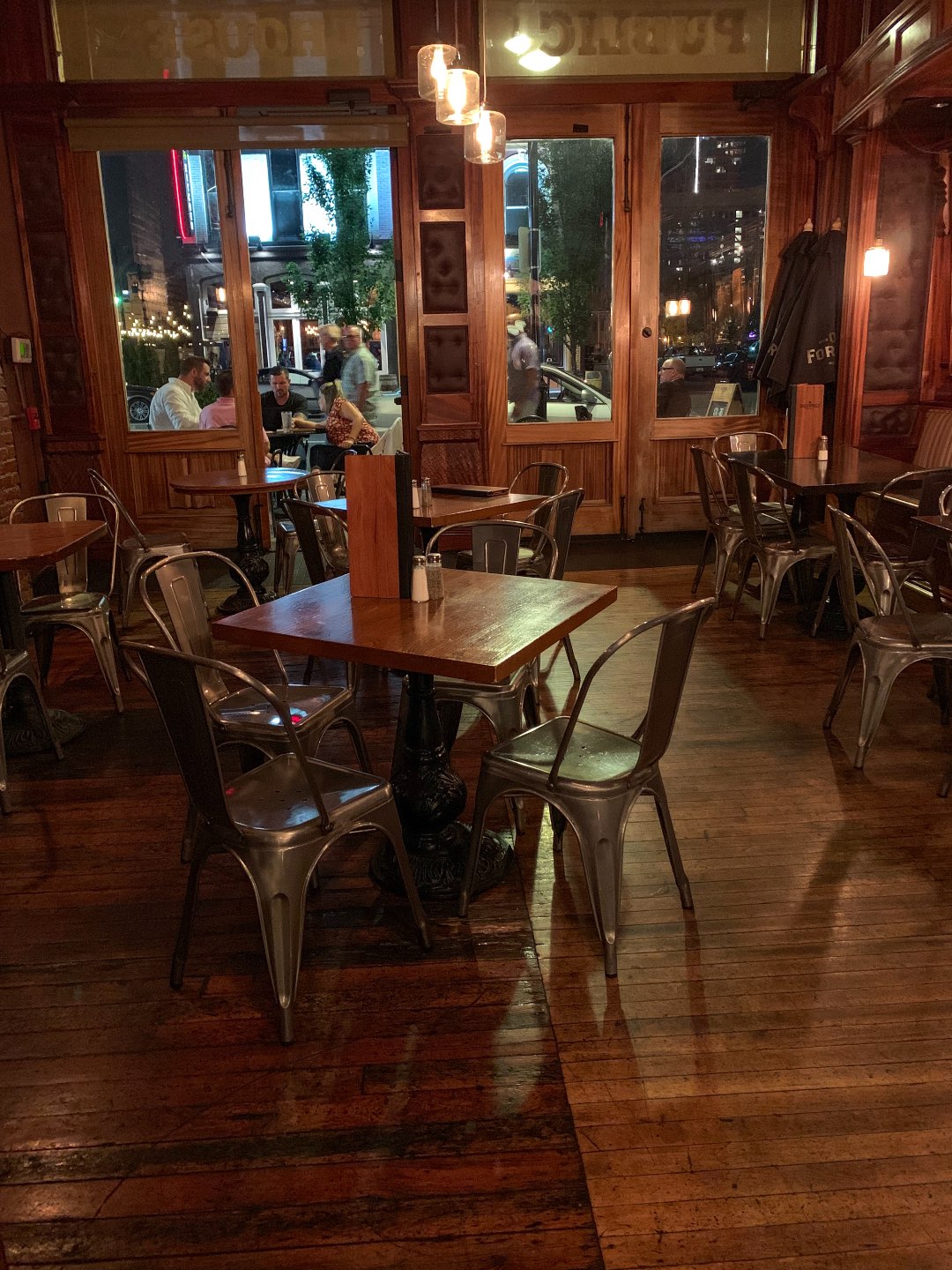 Best Things to Do in Louisville featured by top North Carolina blog I'm Fixin' To
