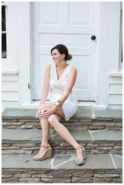 Meghan Grant in White & Gold dress Meghan Grant in White & Gold dress