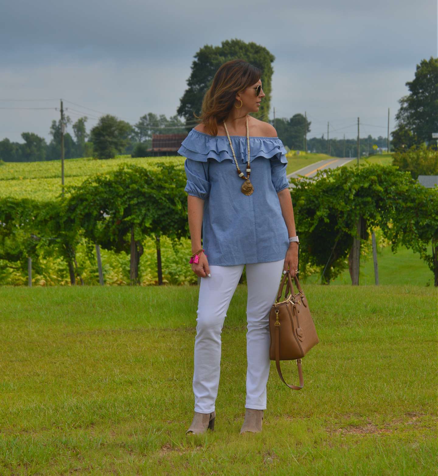 Two Ways to Wear White Jeans for Fall