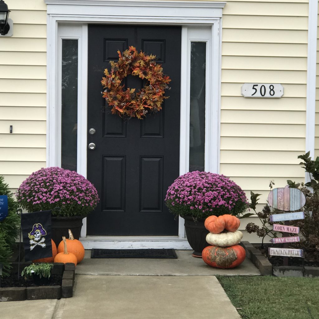 Fall Stoop Decorating