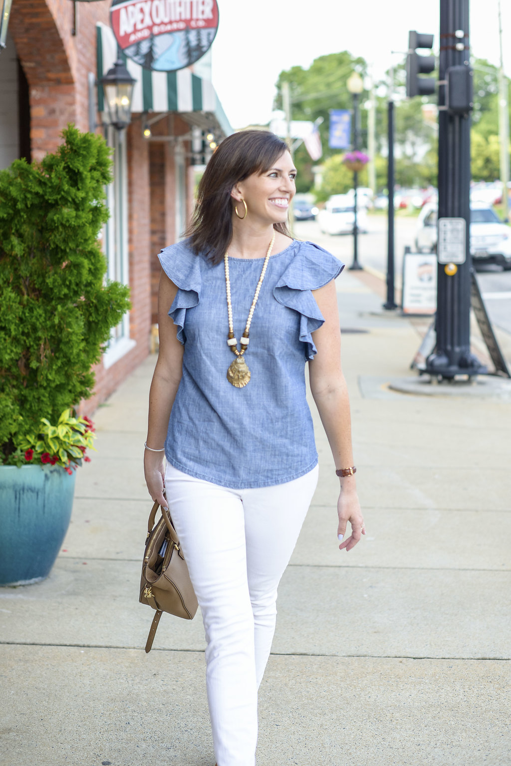 Chambray Ruffles & White Denim for the 4th of July - @mbg0112 - I'm Fixin' To