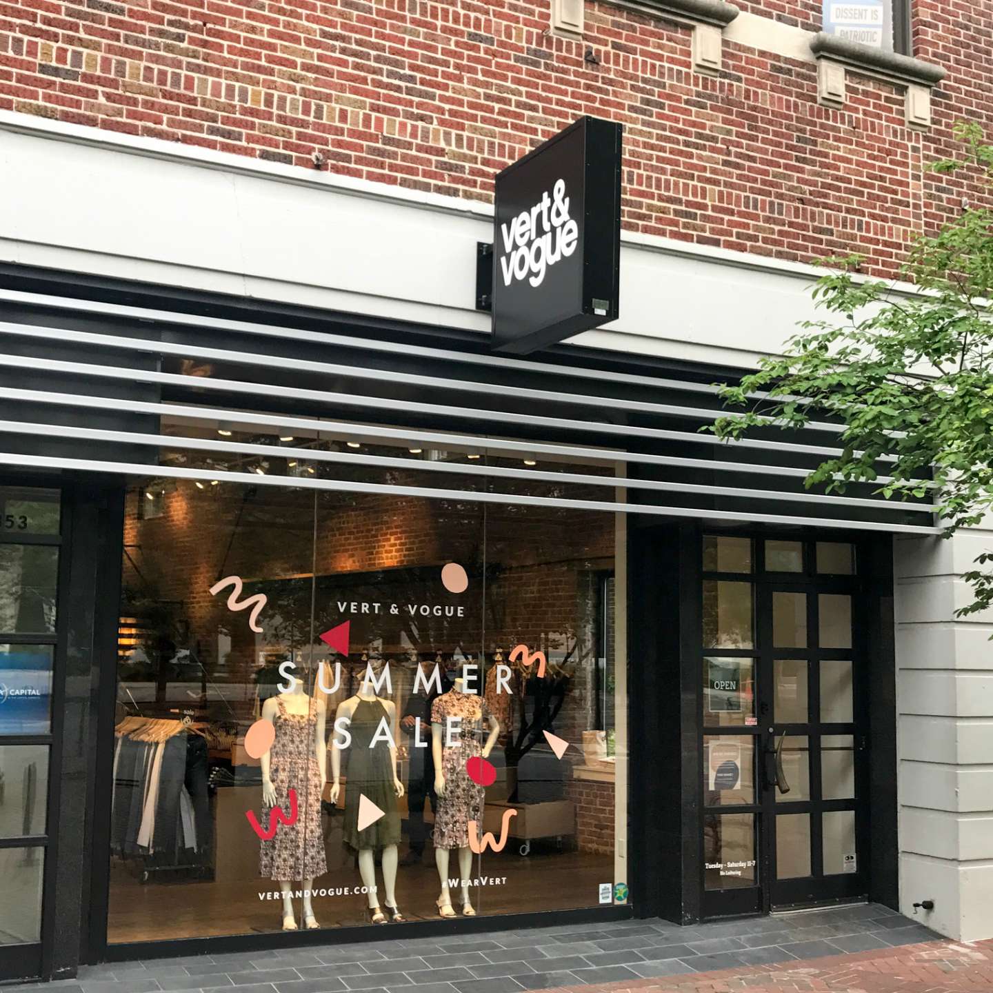 vert and vogeu store