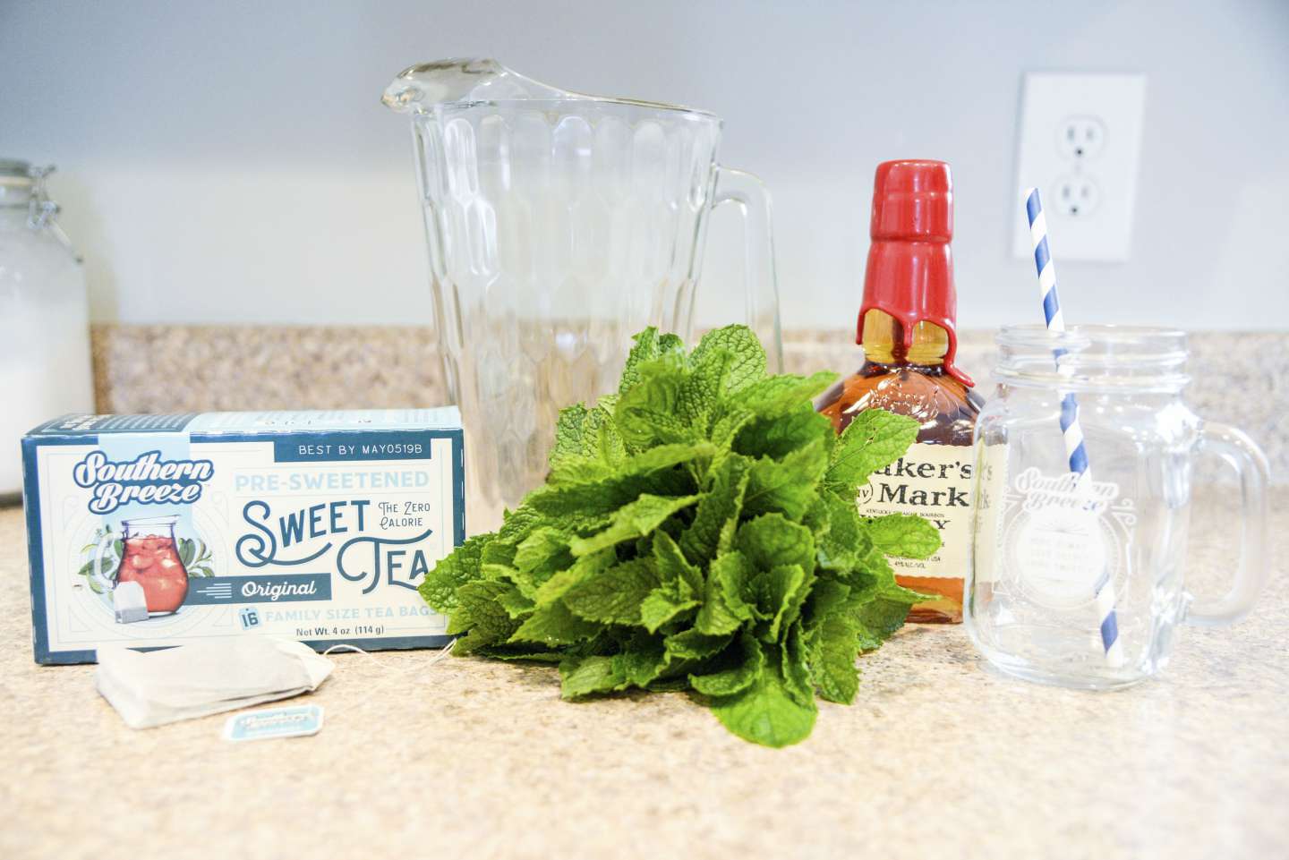 Mint Julep Sweet Tea with Southern Breeze Sweet Tea - I'm Fixin' To - @mbg0112