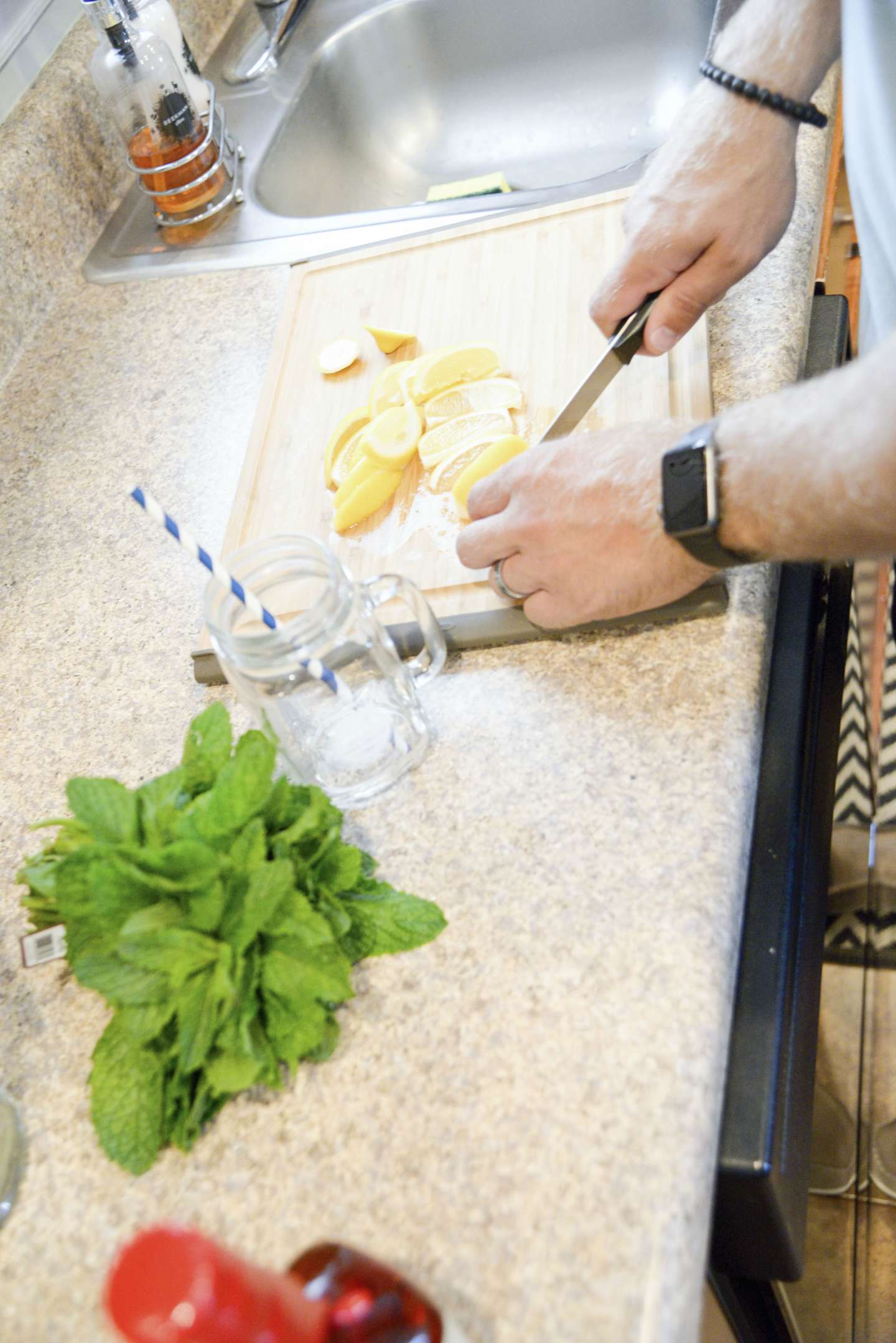 Mint Julep Sweet Tea with Southern Breeze Sweet Tea - I'm Fixin' To - @mbg0112
