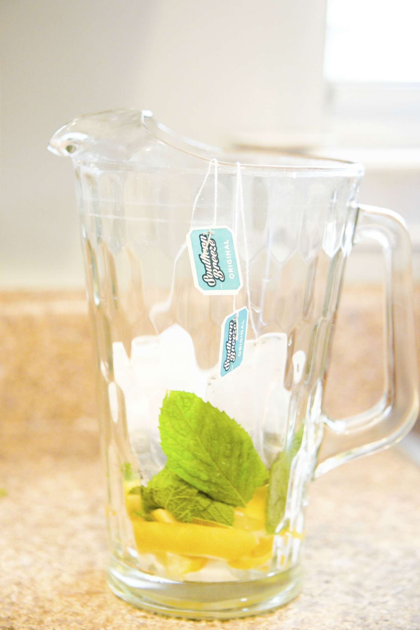 Mint Julep Sweet Tea with Southern Breeze Sweet Tea - I'm Fixin' To - @mbg0112