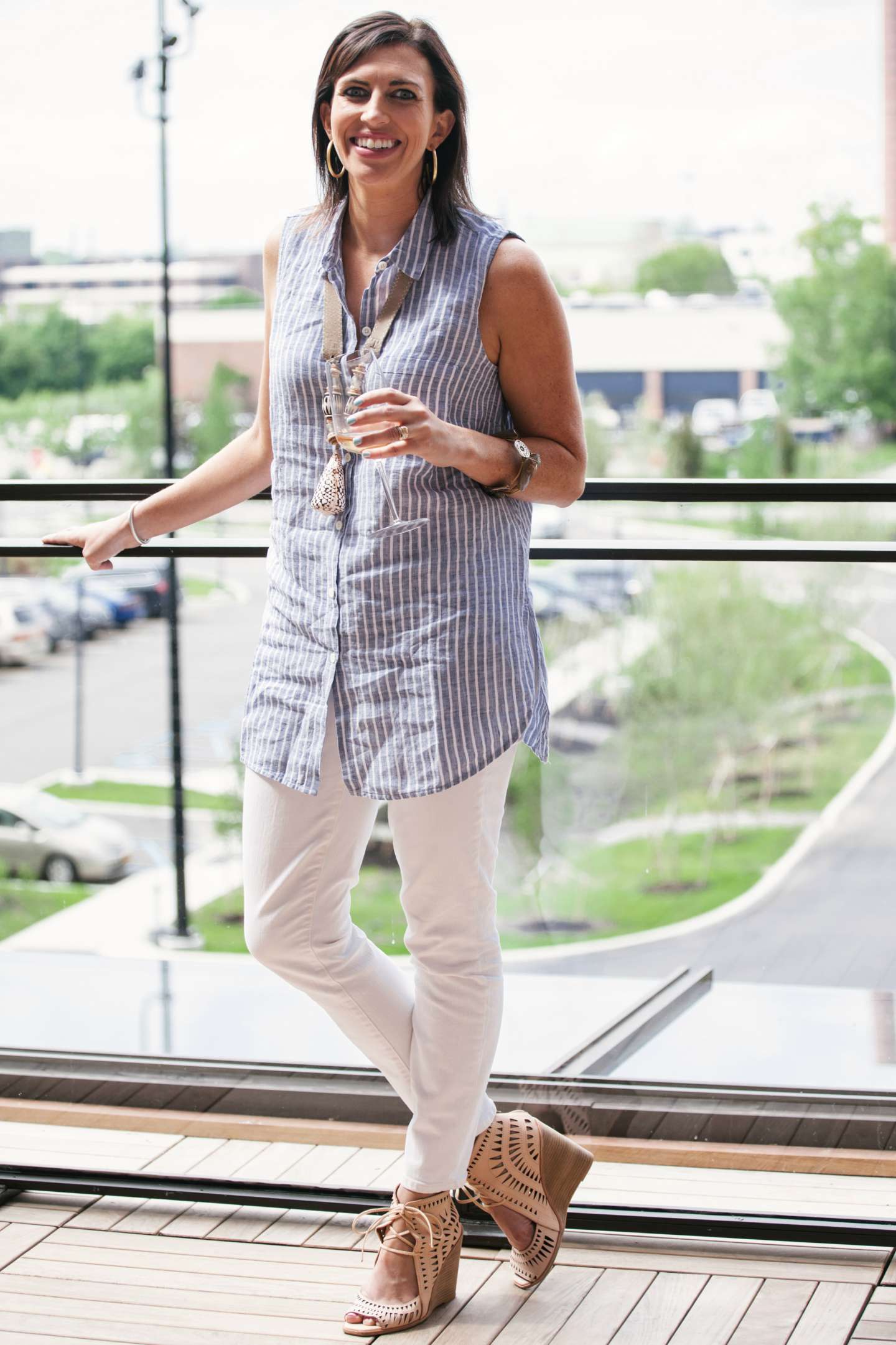 Striped Linen Tunic for an Afternoon at Hotel Henry - I'm Fixin' To - @mbg0112