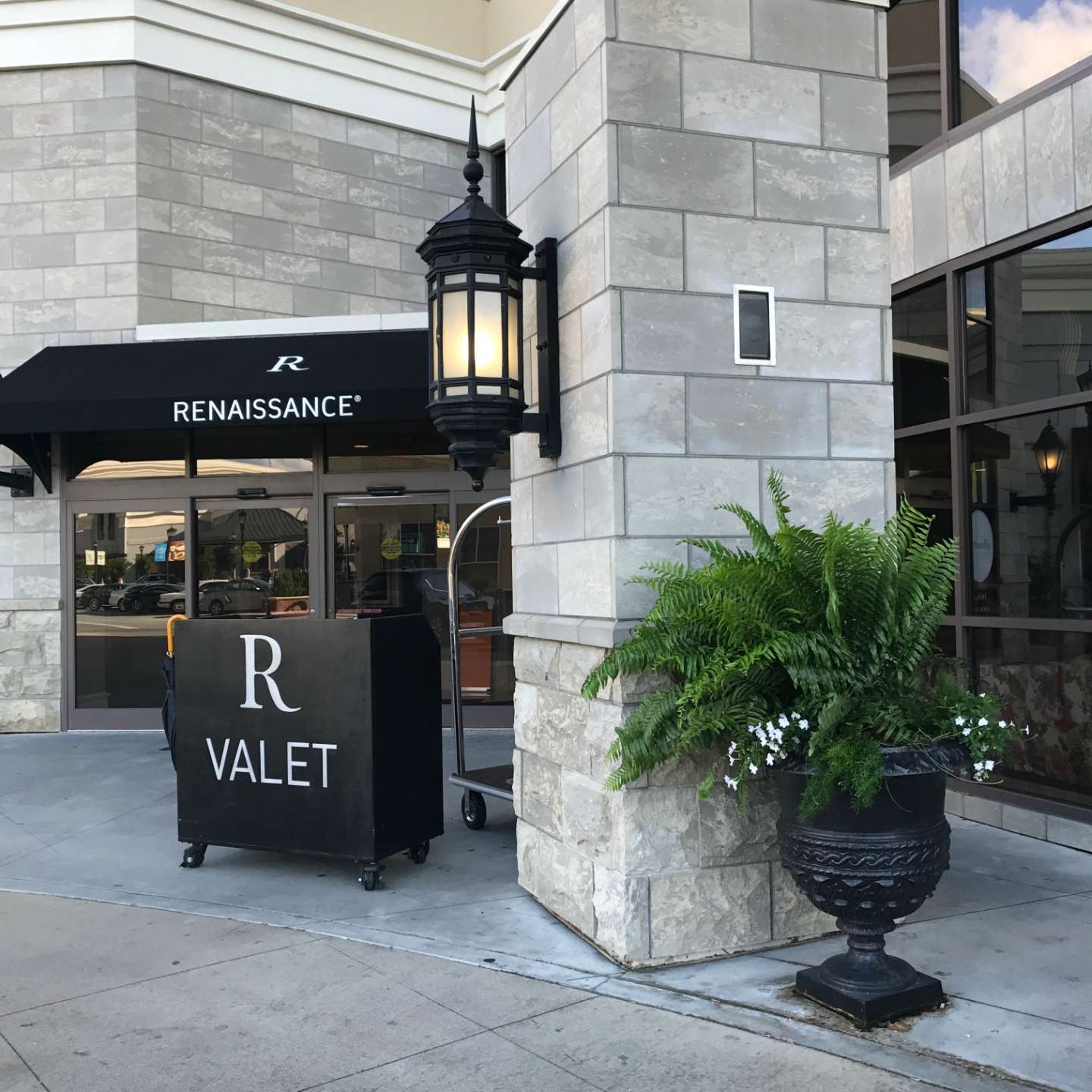 Weekending: The Last of July at Renaissance Raleigh - @mbg0112 - I'm FIxin' To