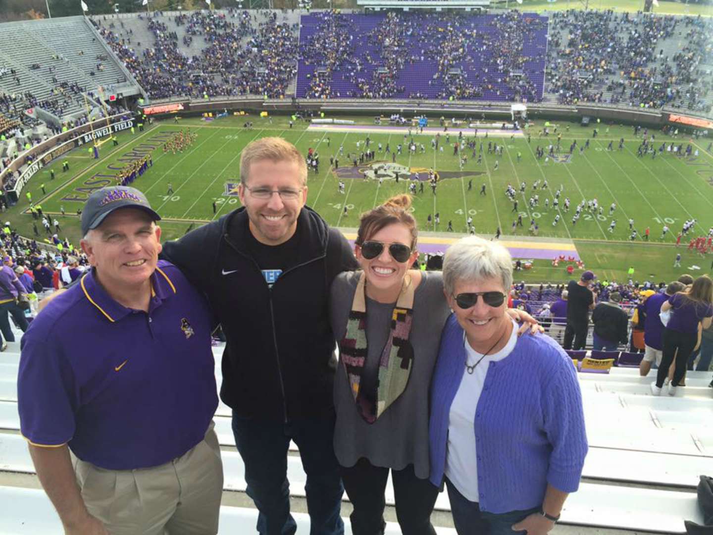 Five Outfits for National Tailgating Weekend - I'm Fixin' To - @mbg0112