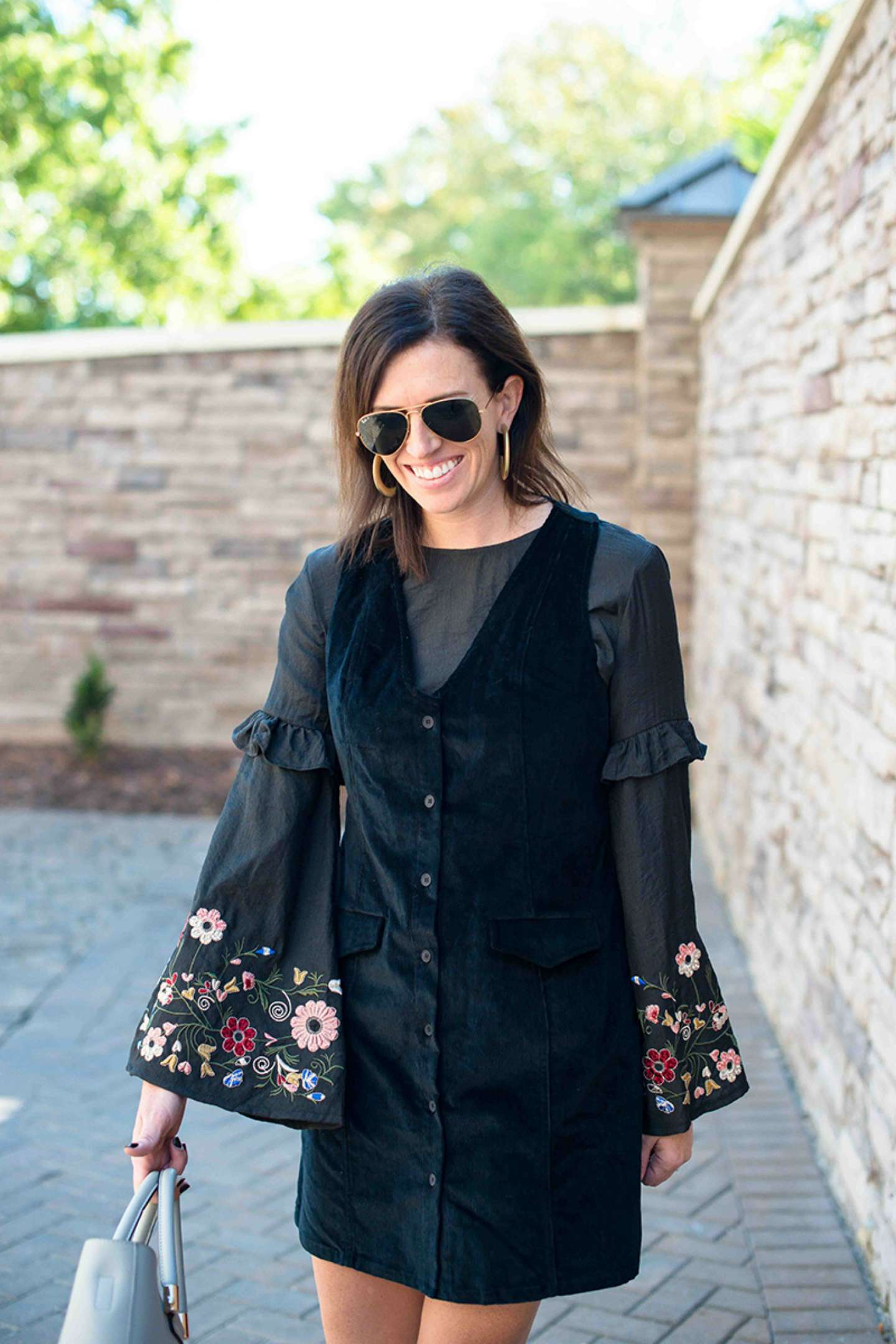 Embroidered Sleeves for Dinner at so•ca - I'm Fixin' To - @mbg0112
