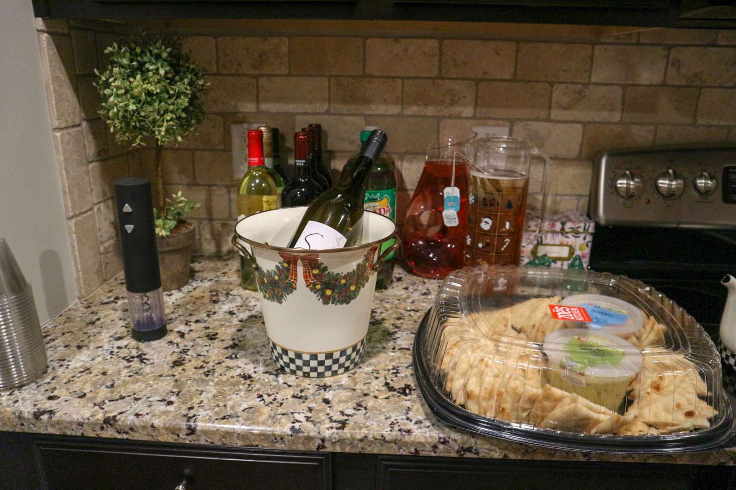 How to Host a Holiday Gathering with Zoës Kitchen - I'm Fixin' To - @mbg0112
