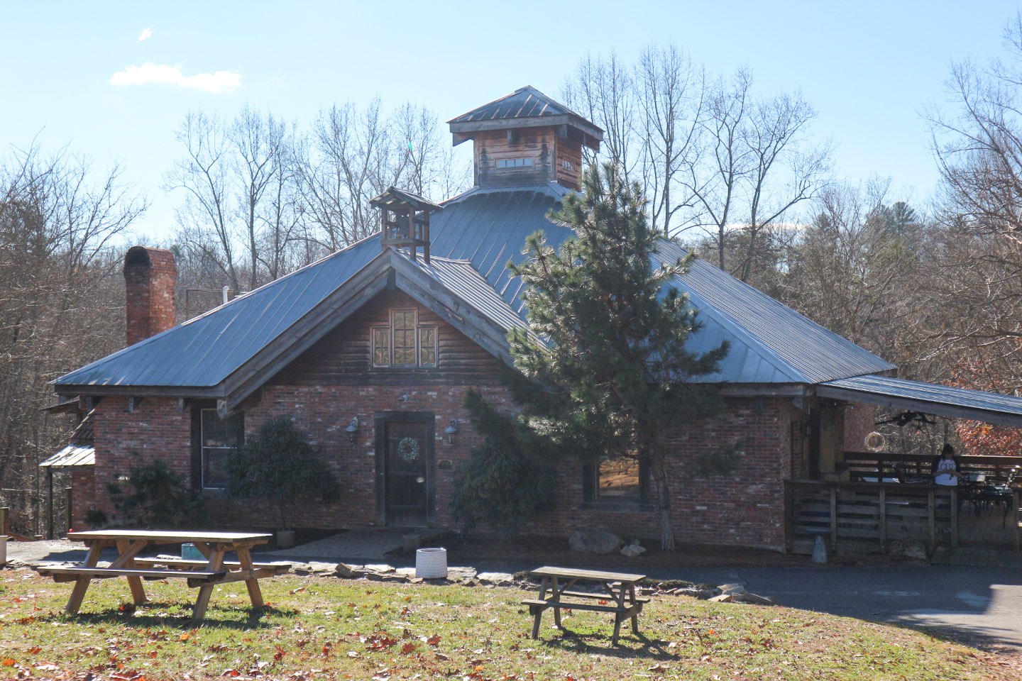 Celebrating Surry County with the Top North Carolina Wineries - I'm Fixin' To - @mbg0112  | Best North Carolina Wineries featured by top US travel blog, I'm Fixin' To: Elkin Creek Vineyard