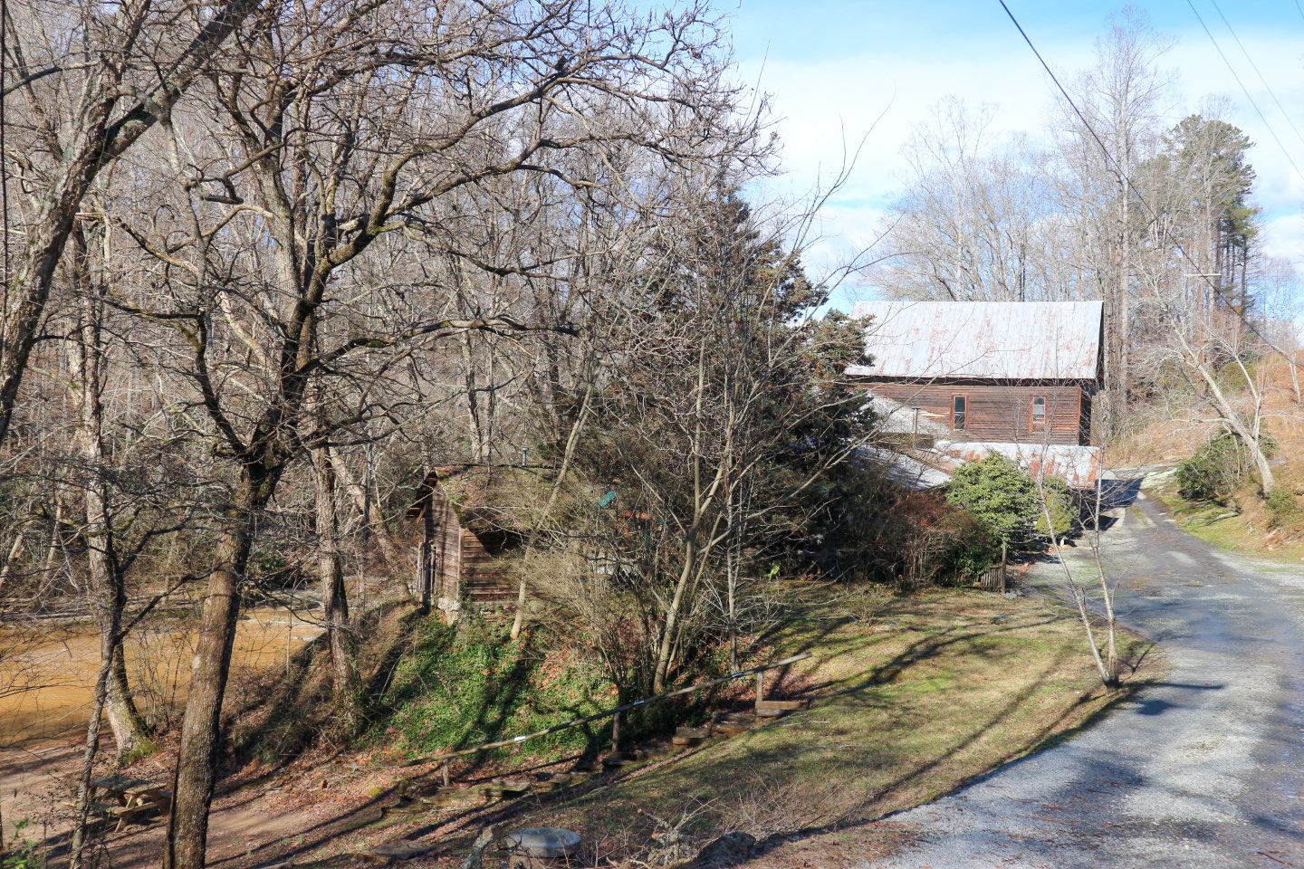 Celebrating Surry County with the Top North Carolina Wineries - I'm Fixin' To - @mbg0112  | Best North Carolina Wineries featured by top US travel blog, I'm Fixin' To: Elkin Creek Vineyard