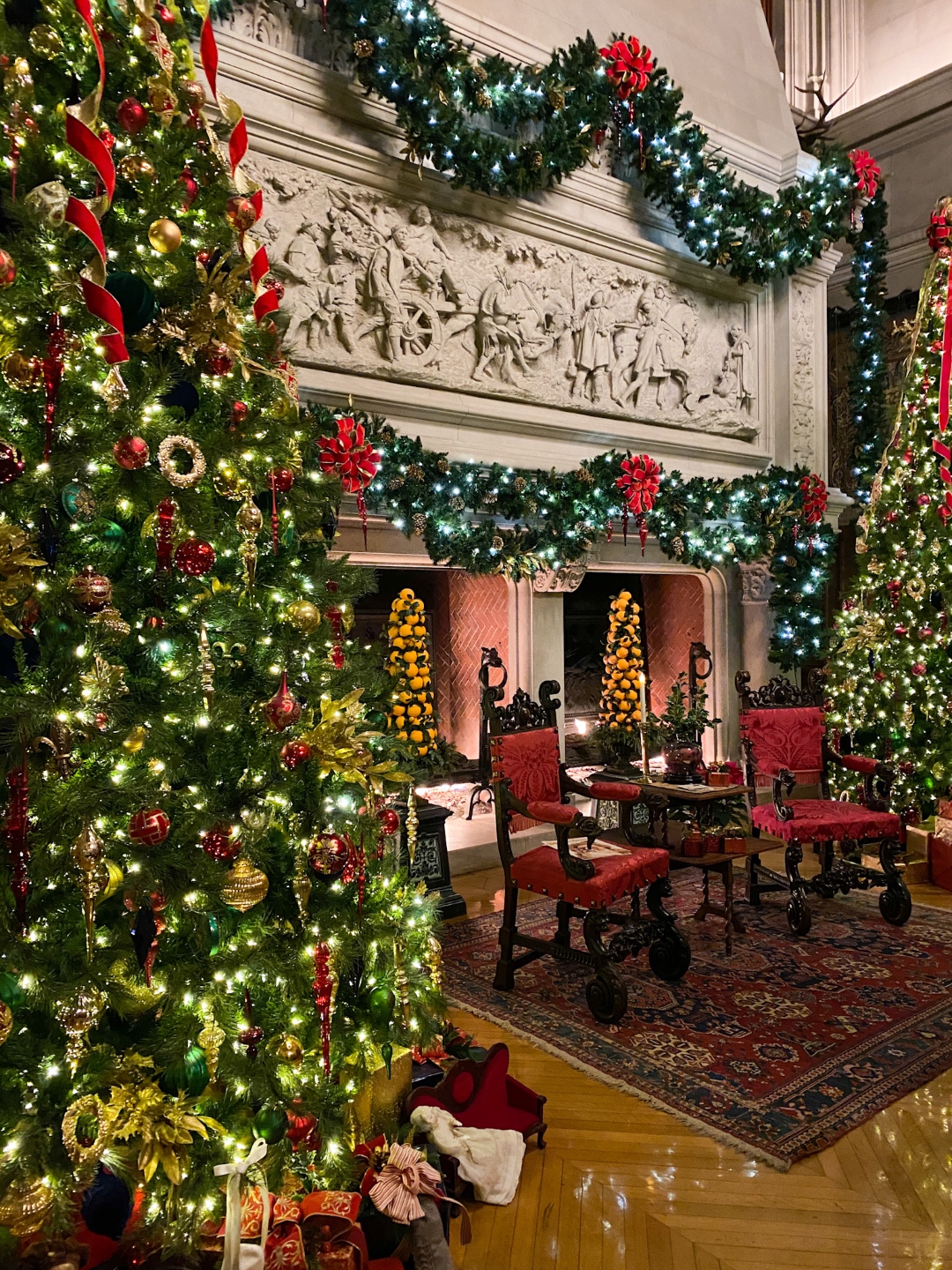 Biltmore Estate with Christmas decor | North Carolina Bucket List