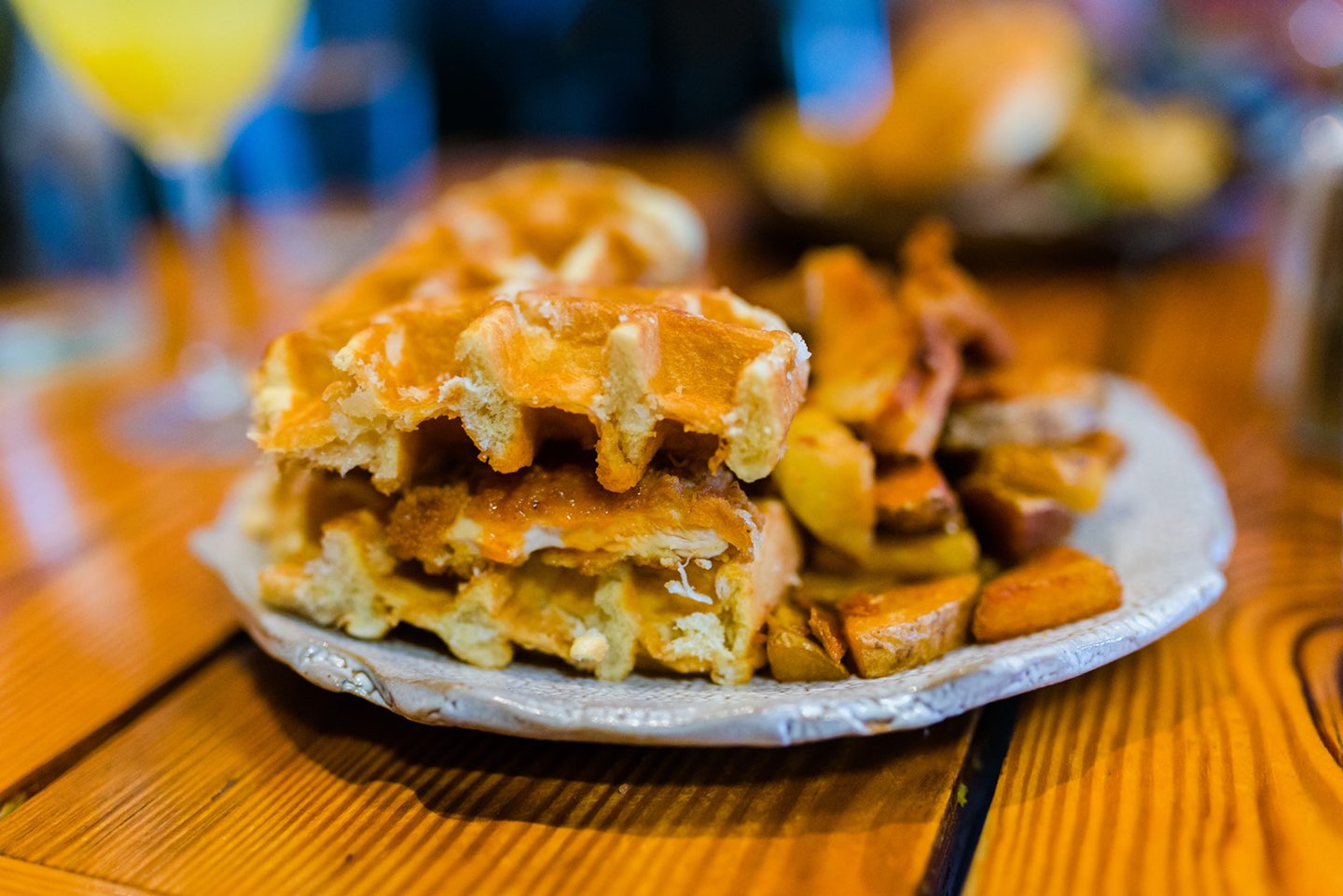 Raleigh Favorite: Plates Neighborhood Kitchen - I'm Fixin' To - @mbg0112 | Plates Neighborhood Kitchen review featured by top Raleigh blog, I'm Fixin' To