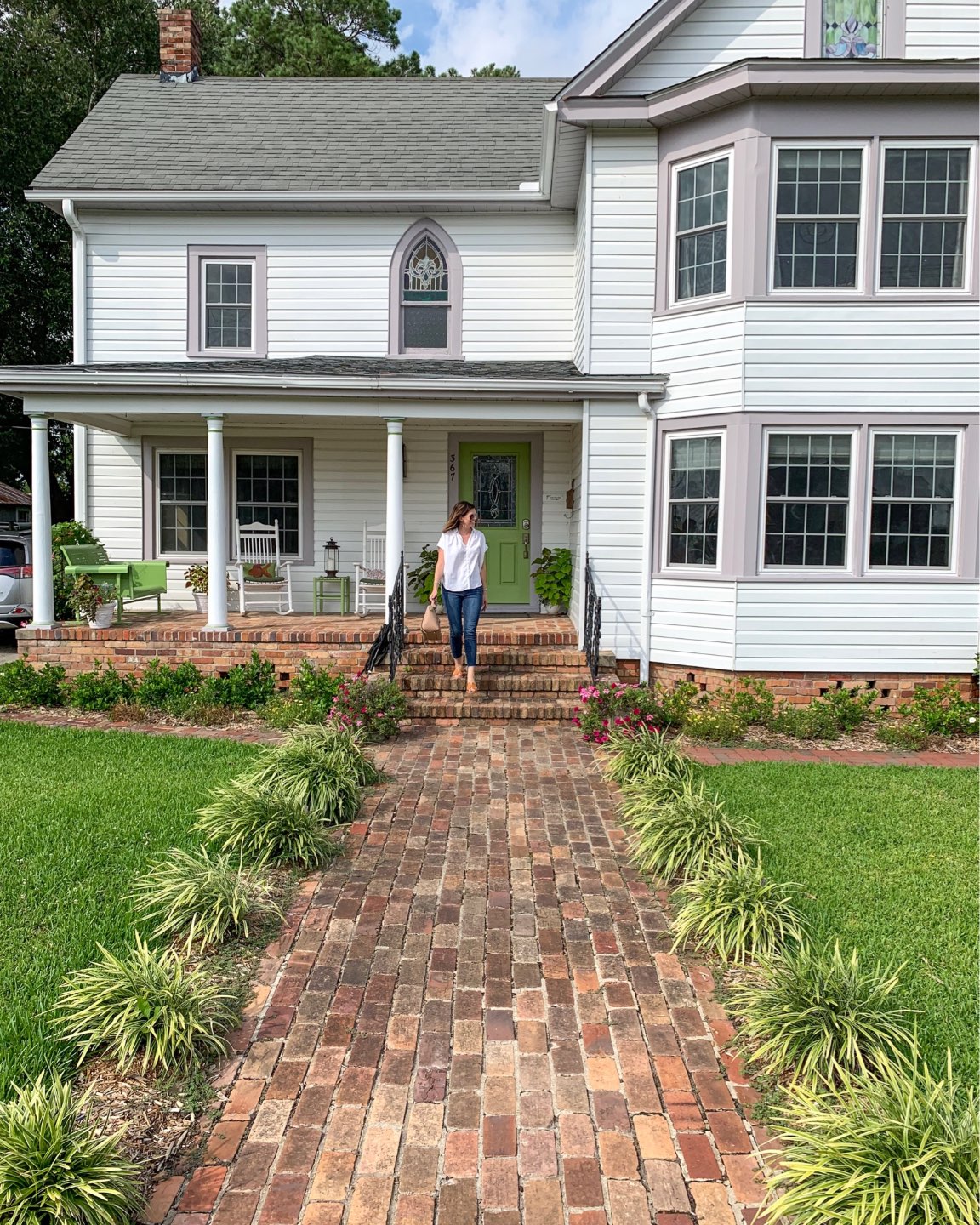 Welcome August + July 2019 Instagram Roundup - I'm Fixin' To - @mbg0112 | Welcome August + July 2019 Instagram Roundup by popular North Carolina life and style blog, I'm Fixin' To: image of on the front steps of Between Water and Main bed & breakfast.