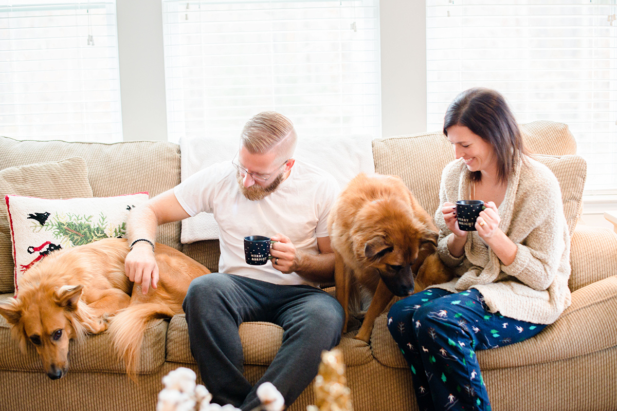 How to Pose for Family Pictures for your Holiday Cards, tips featured on top US life and style blog, I'm Fixin' To