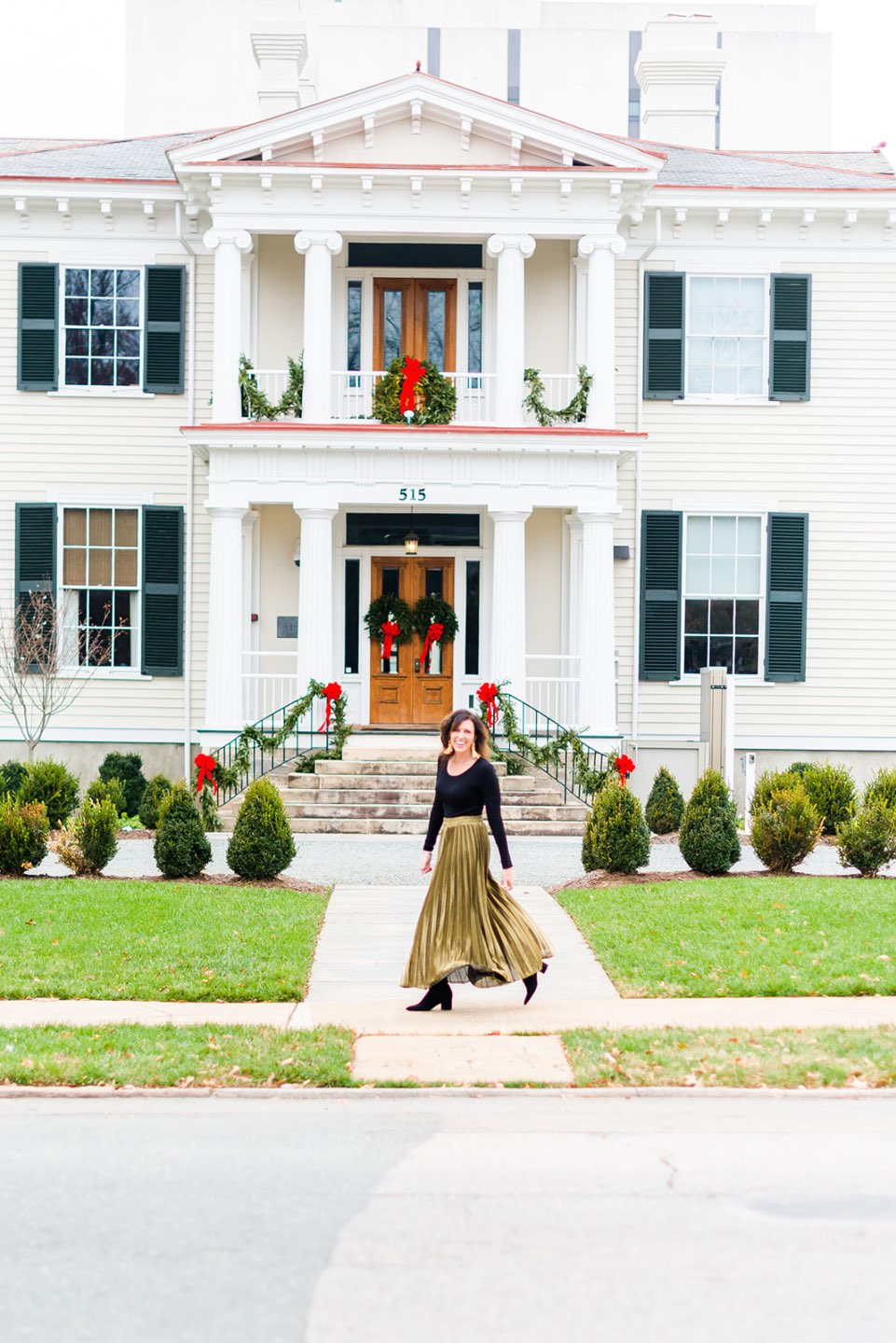 How to Pose for Family Pictures for your Holiday Cards, tips featured on top US life and style blog, I'm Fixin' To