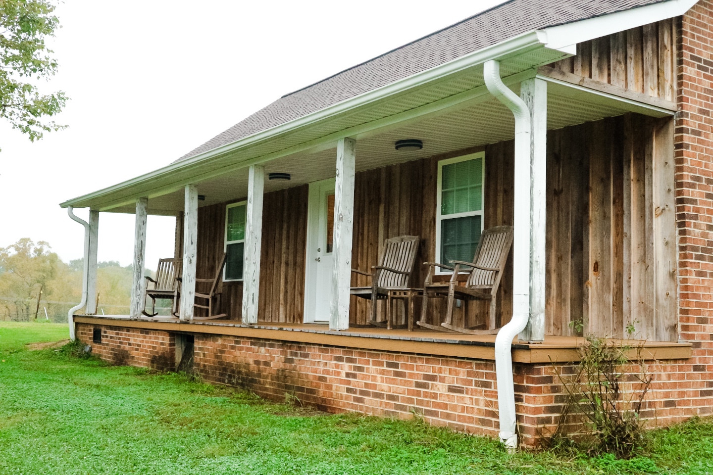 Western NC Wineries: 6 Wineries to Visit During your Next Girls' Weekend - I'm Fixin' To - @mbg0112 |Western NC Wineries by popular NC blog, I'm Fixin' To: image of Carolina Heritage vineyard and winery. 
