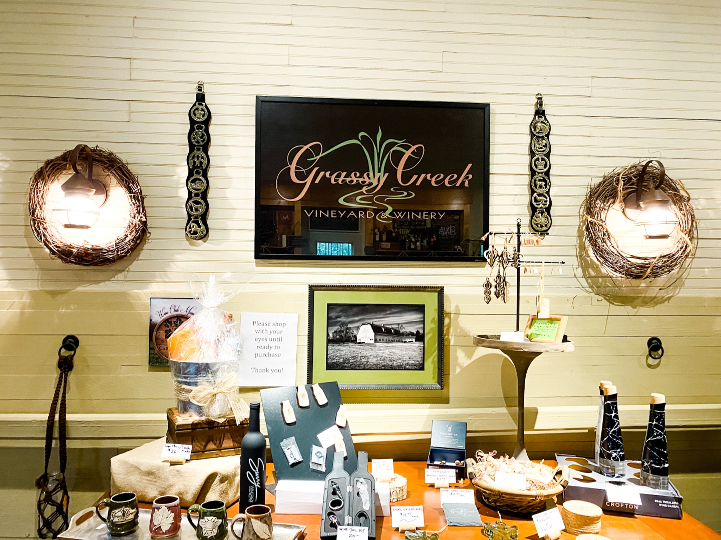 Western NC Wineries: 6 Wineries to Visit During your Next Girls' Weekend - I'm Fixin' To - @mbg0112 |Western NC Wineries by popular NC blog, I'm Fixin' To: image of Grassy Creek Vineyard and Winery. 
