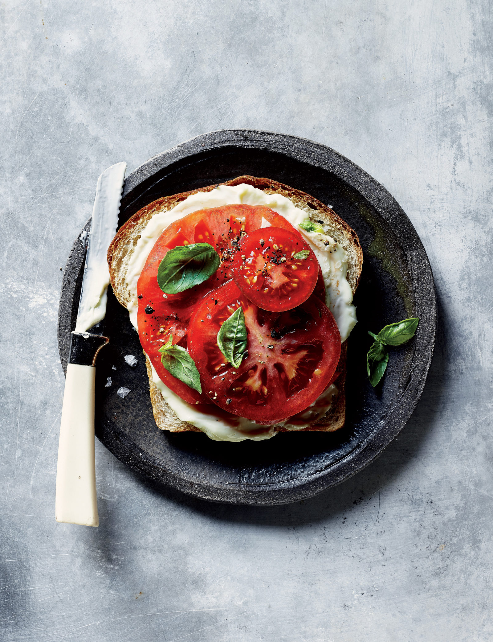 Best Southern Food: Top 7 Southern Staples to Try - I'm Fixin' To - @mbg0112 |Best Southern Food by popular N.C. lifestyle blog, I'm Fixin' To: image of a tomato sandwich. 