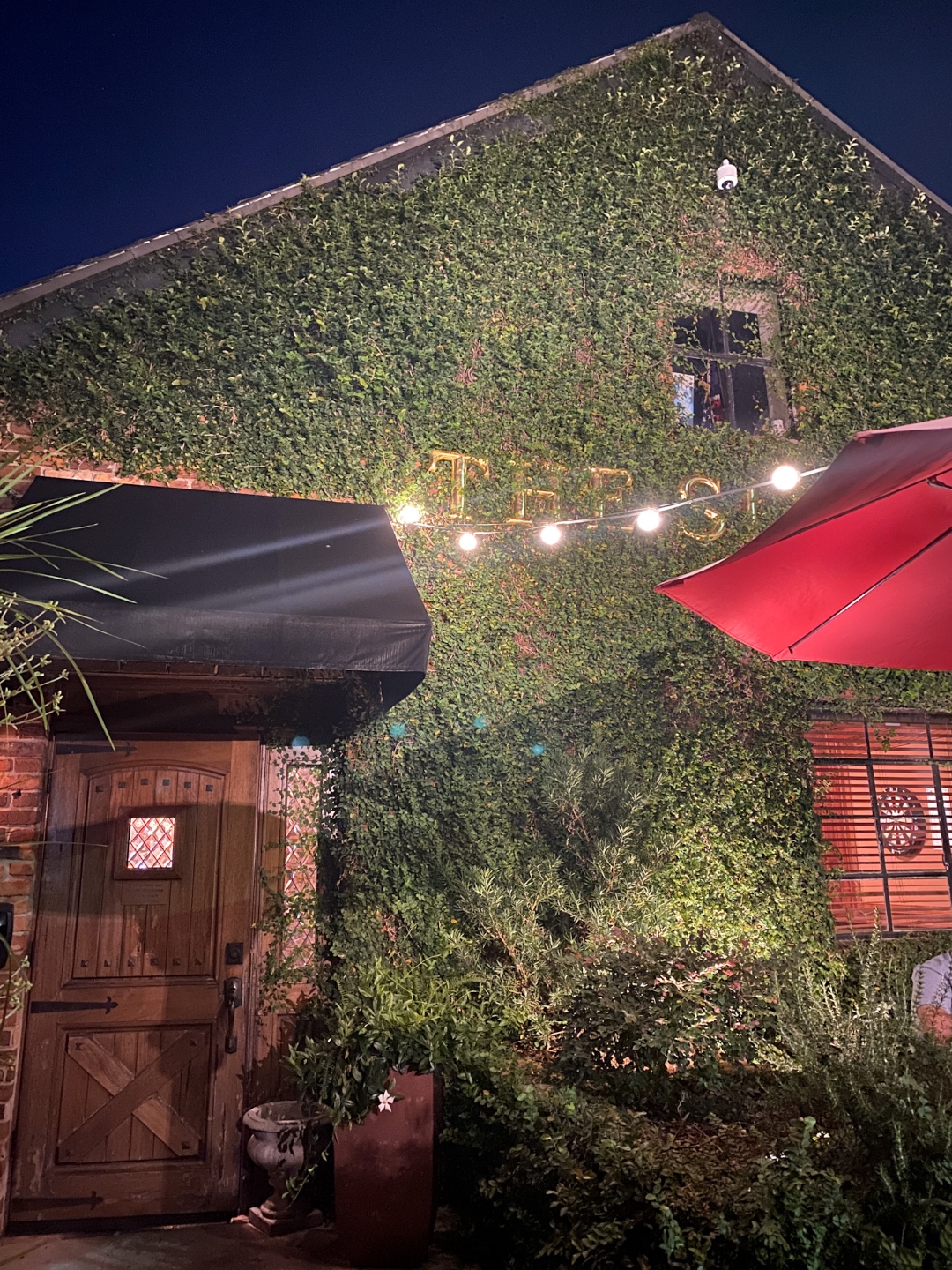Sly Fox Pub food at night Weekend in Southern Pines NC featured by top NC blogger, I'm Fixin' To
