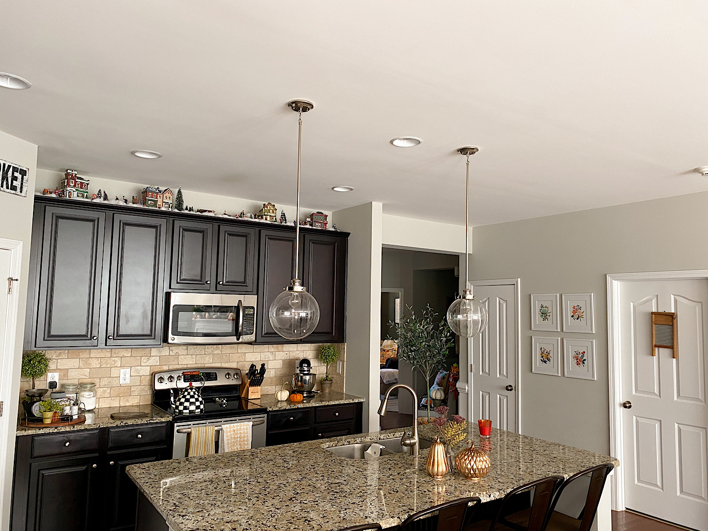 Fall Home Tour 2021 featured by top NC lifestyle blogger, I'm Fixin' To