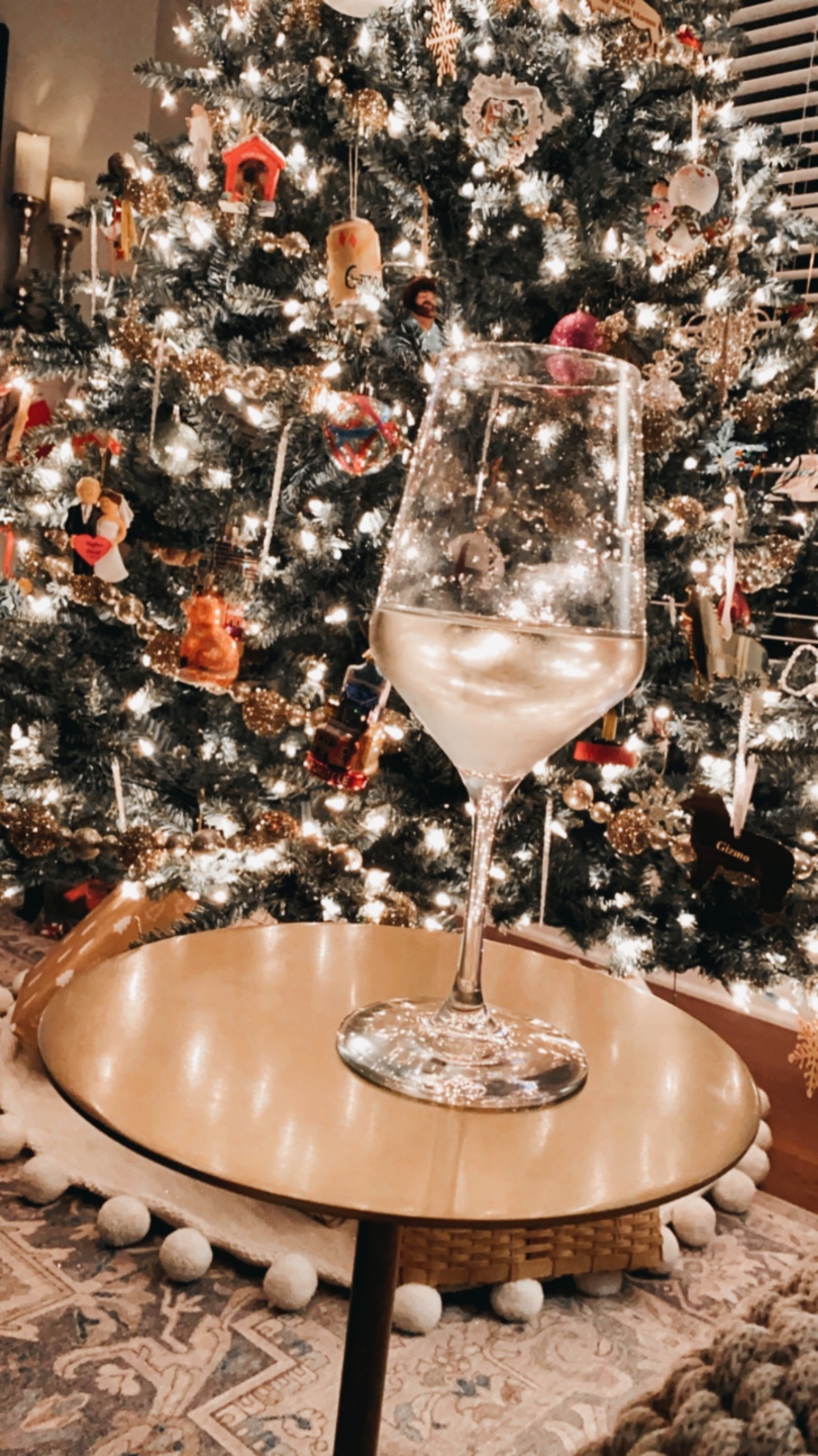 Holiday Home Tour 2021 by top NC lifestyle blogger, I'm Fixin' To