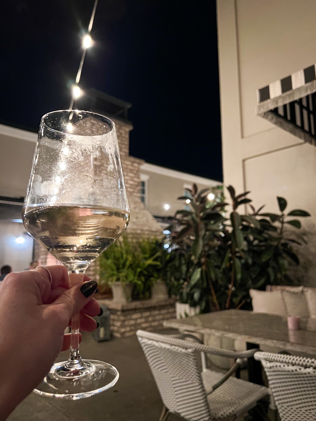 Emeline Hotel in Charleston SC reviewed by top US travel blogger, I'm Fixin' To