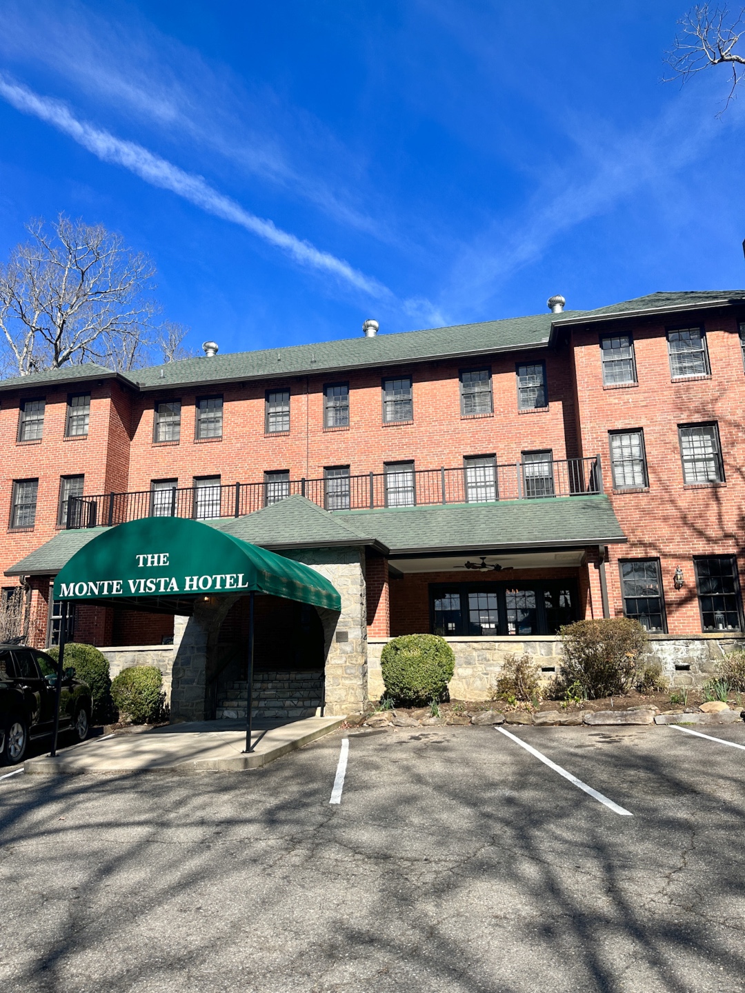 Weekend Travel: the Best Things to Do in Black Mountain, NC - I'm Fixin' To - @imfixintoblog