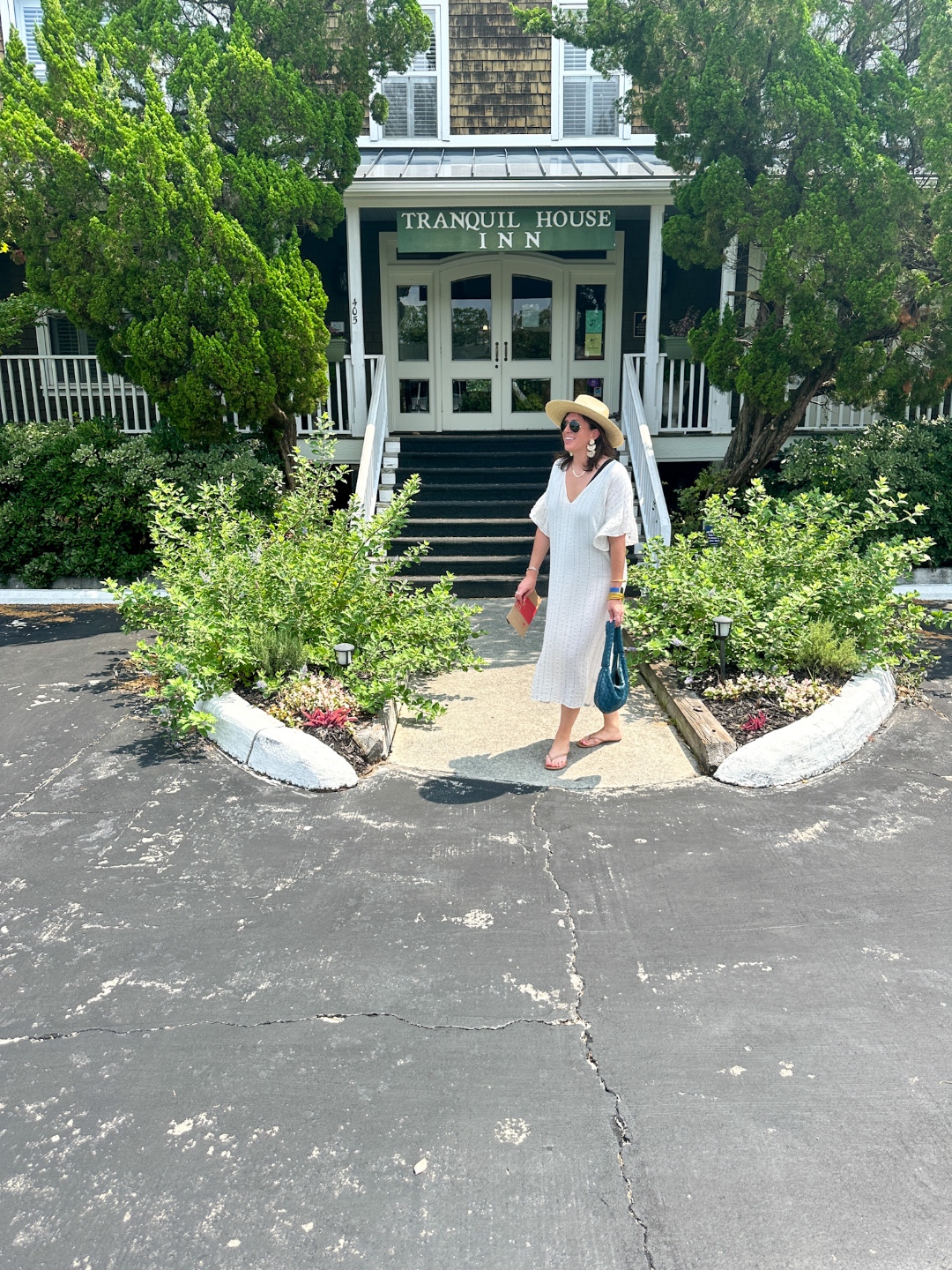 outside Tranquil House Inn What To Do In Manteo, NC - I'm Fixin' To - @imfixintoblog