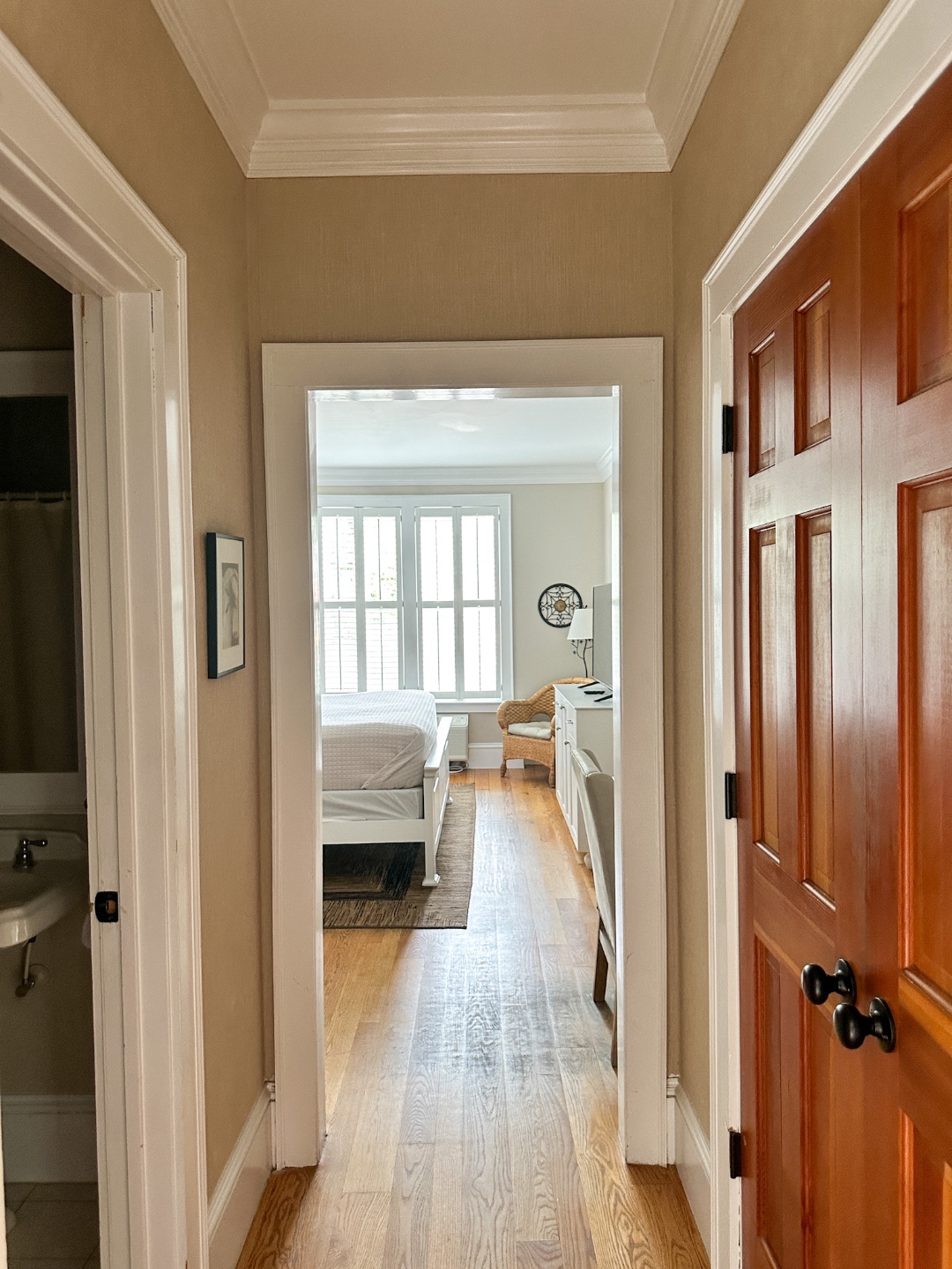 inside Tranquil House Inn What To Do In Manteo, NC - I'm Fixin' To - @imfixintoblog