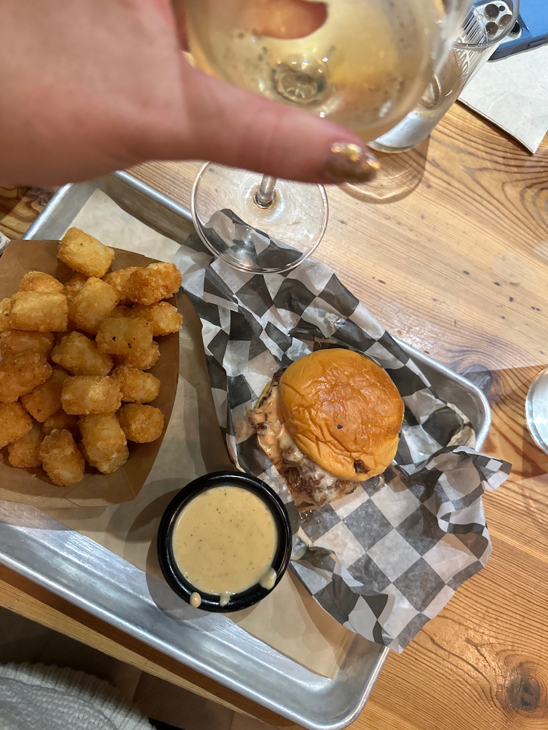 Smashburger & Queso Tots Smashburger & Queso Tots
