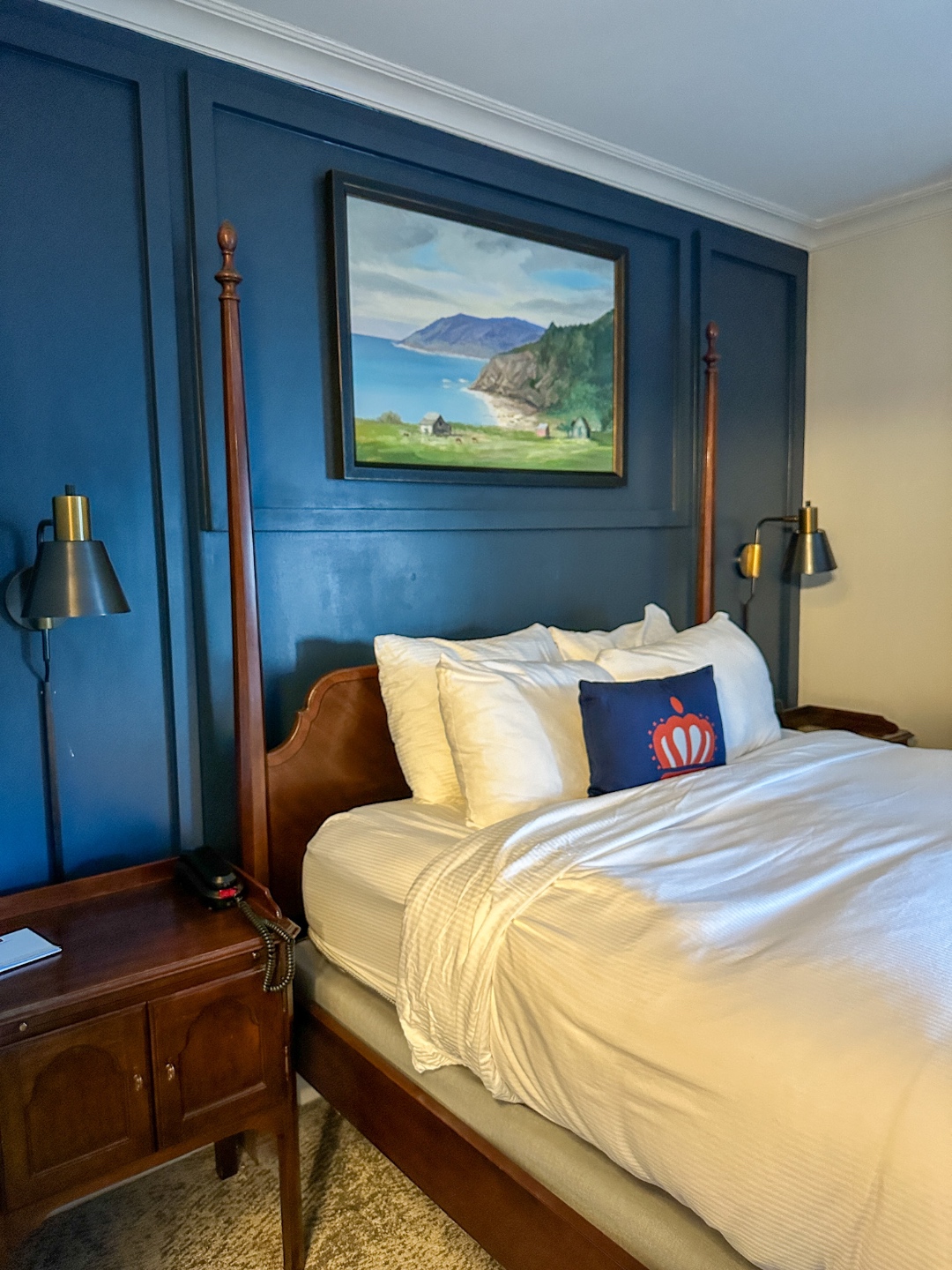 The Dunhill Hotel bed Weekend Trip to Charlotte for Queen City Outdoor Classic - I'm Fixin' To - @imfixintoblog