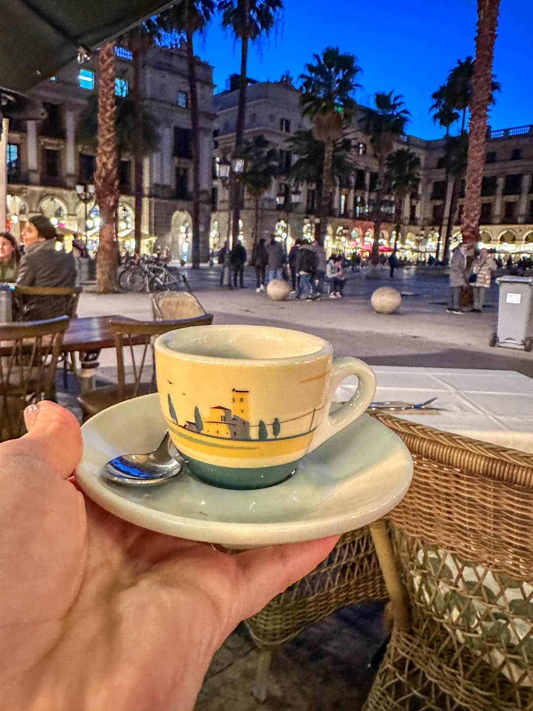 4 Days in Barcelona at night