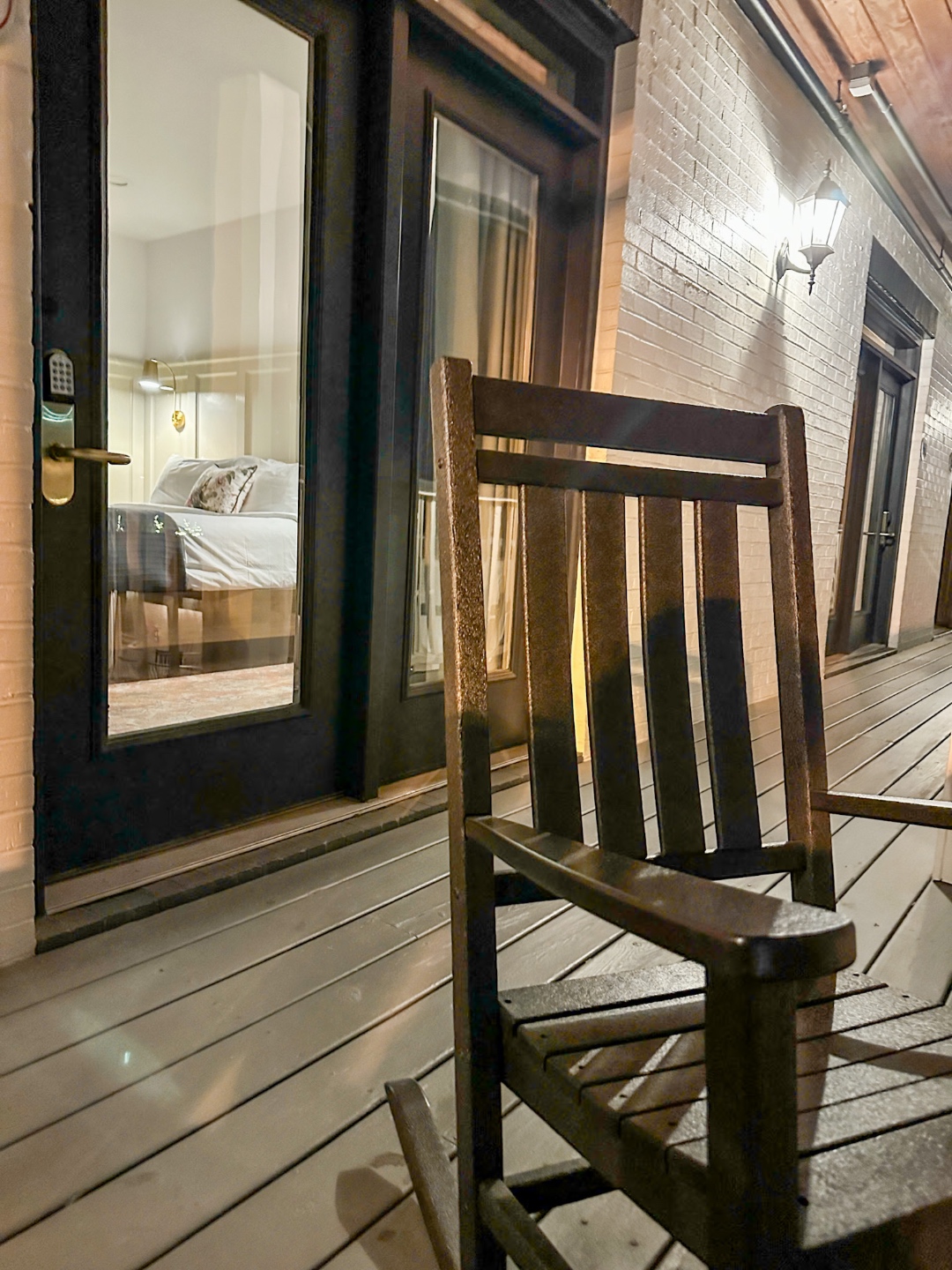 ARRIVE Hotel rocking chair ARRIVE Hotel rocking chair